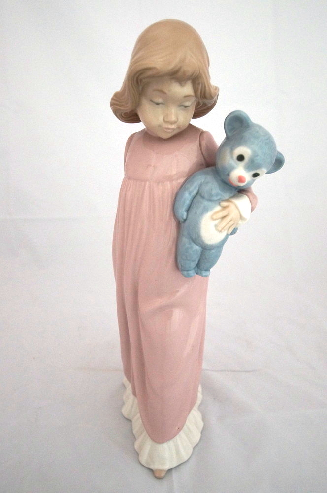 Nao by Lladro Figurine