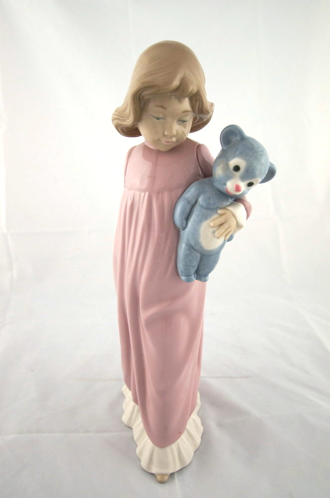 Nao by Lladro Figurine