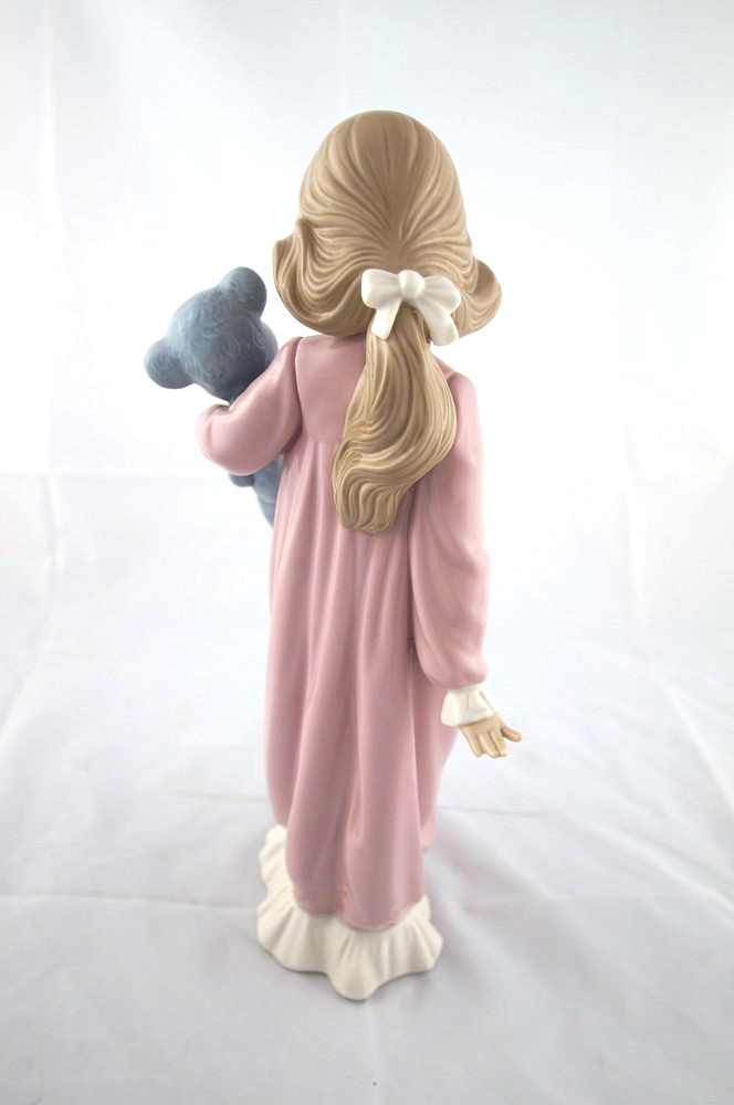 Nao by Lladro Figurine