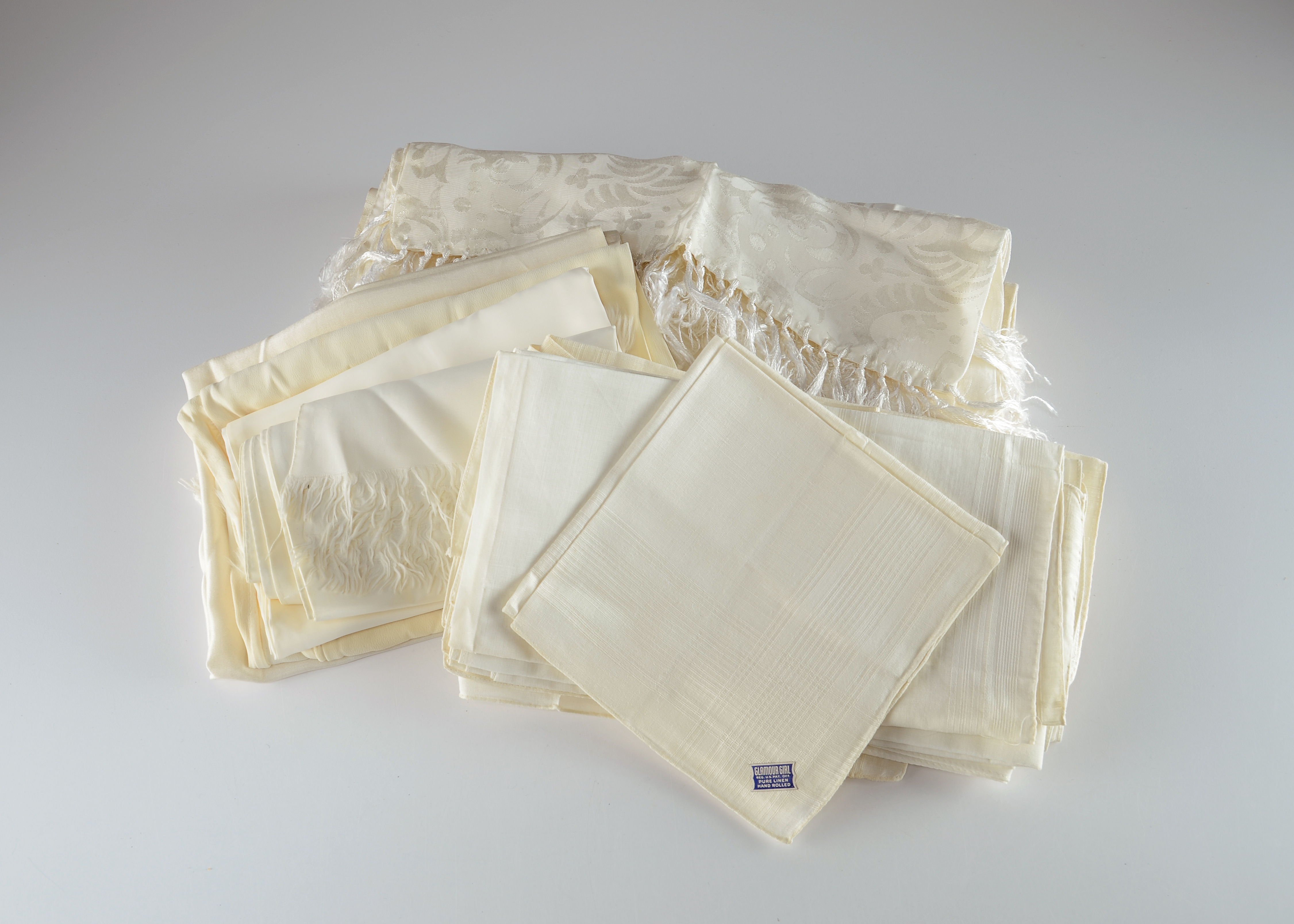  8 Gentlemen's scarves