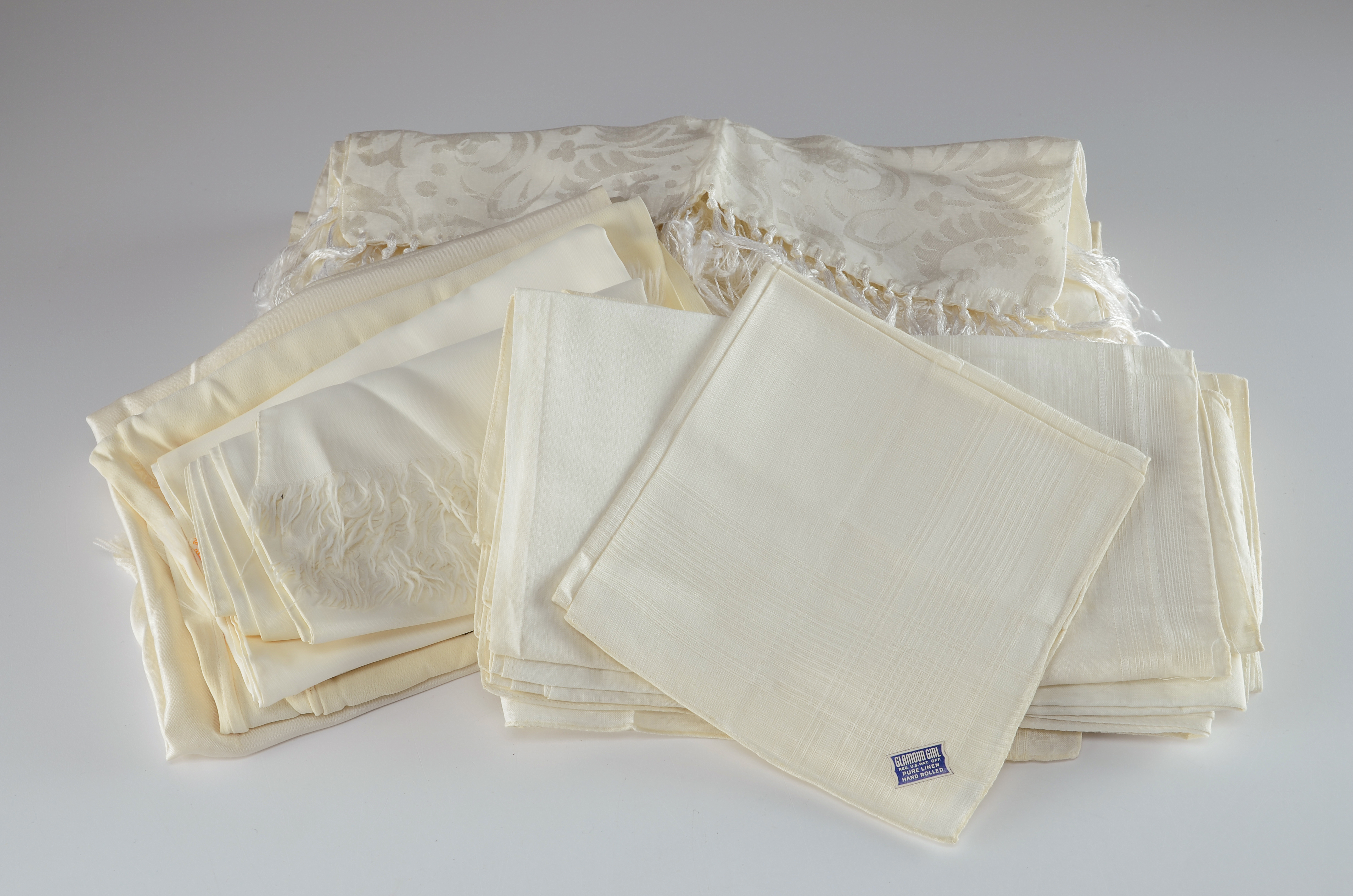  8 Gentlemen's scarves