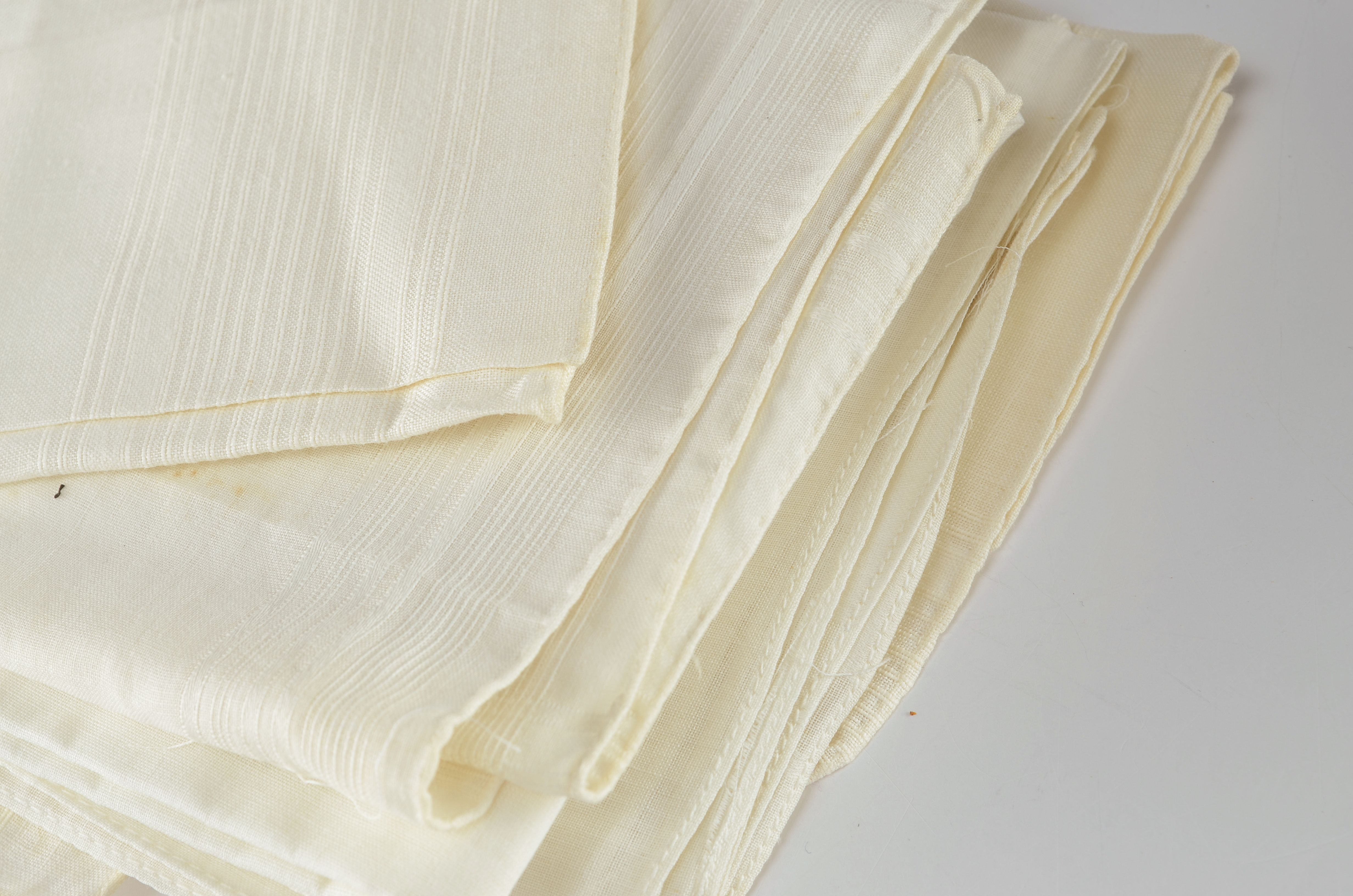  8 Gentlemen's scarves