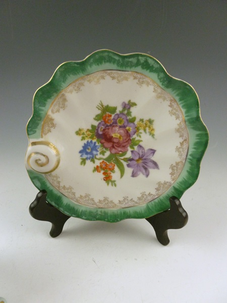 Collection of Vintage Porcelain Pieces