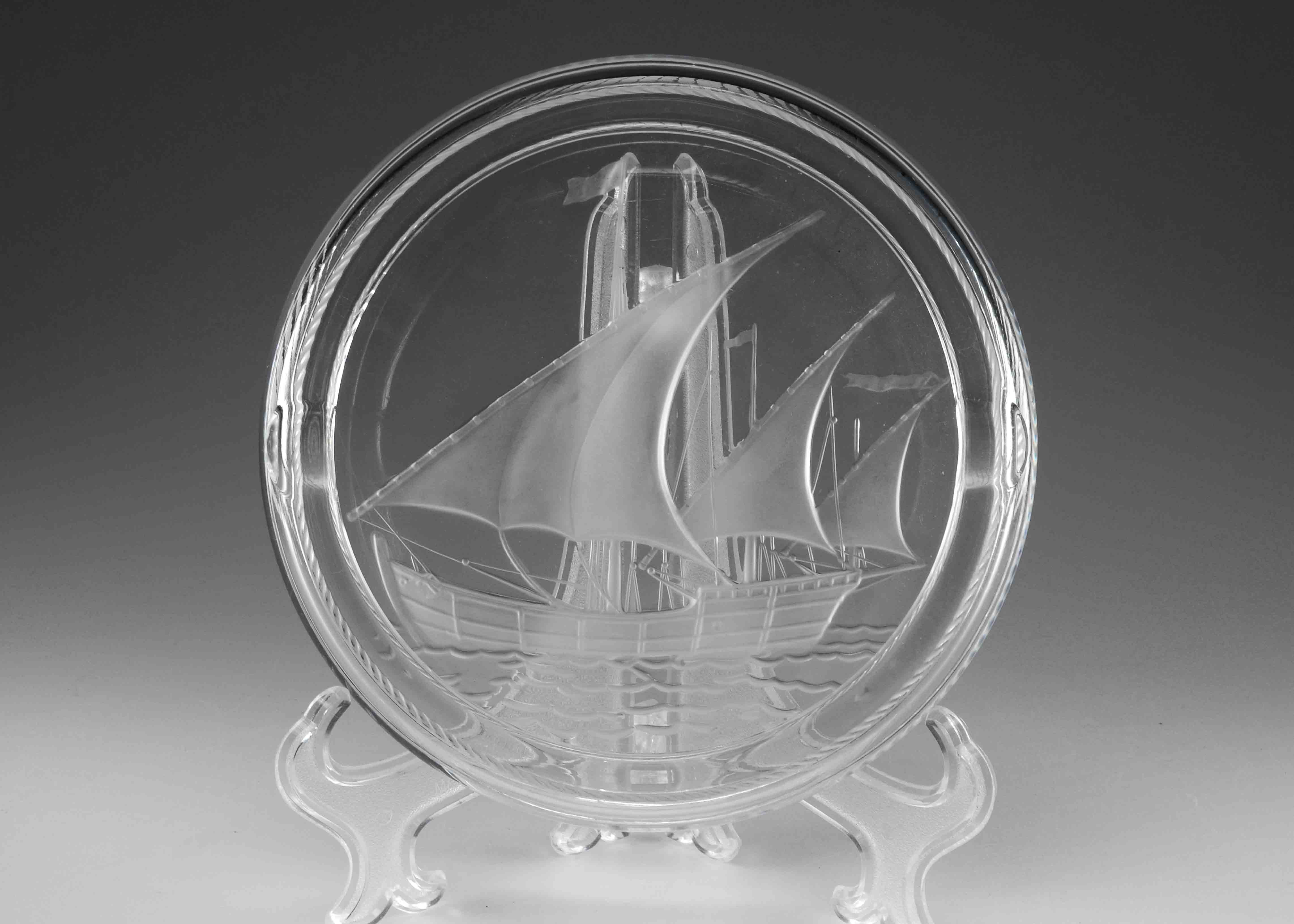 Modern Lalique crystal ash receiver