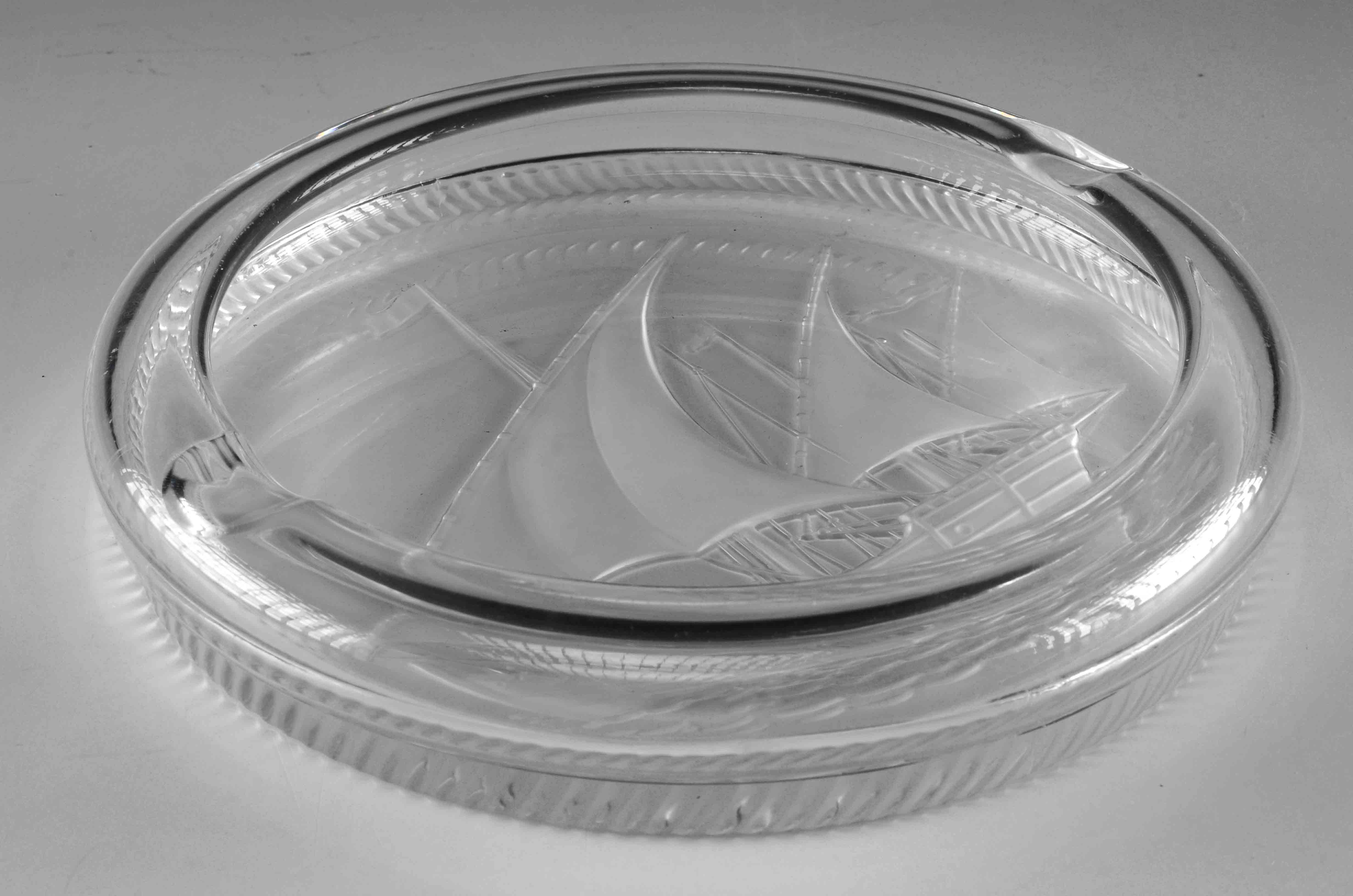 Modern Lalique crystal ash receiver