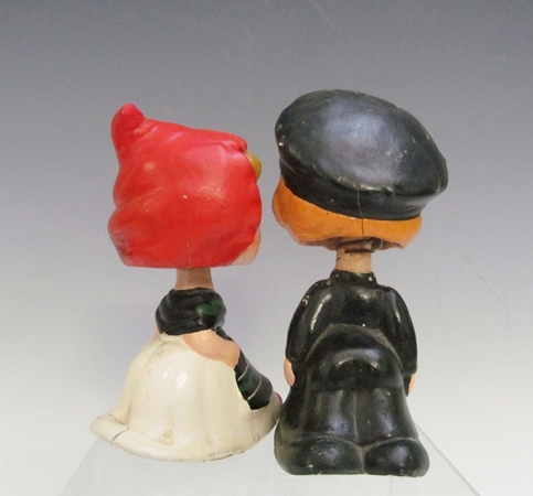 1960's Kissing Bobbleheads