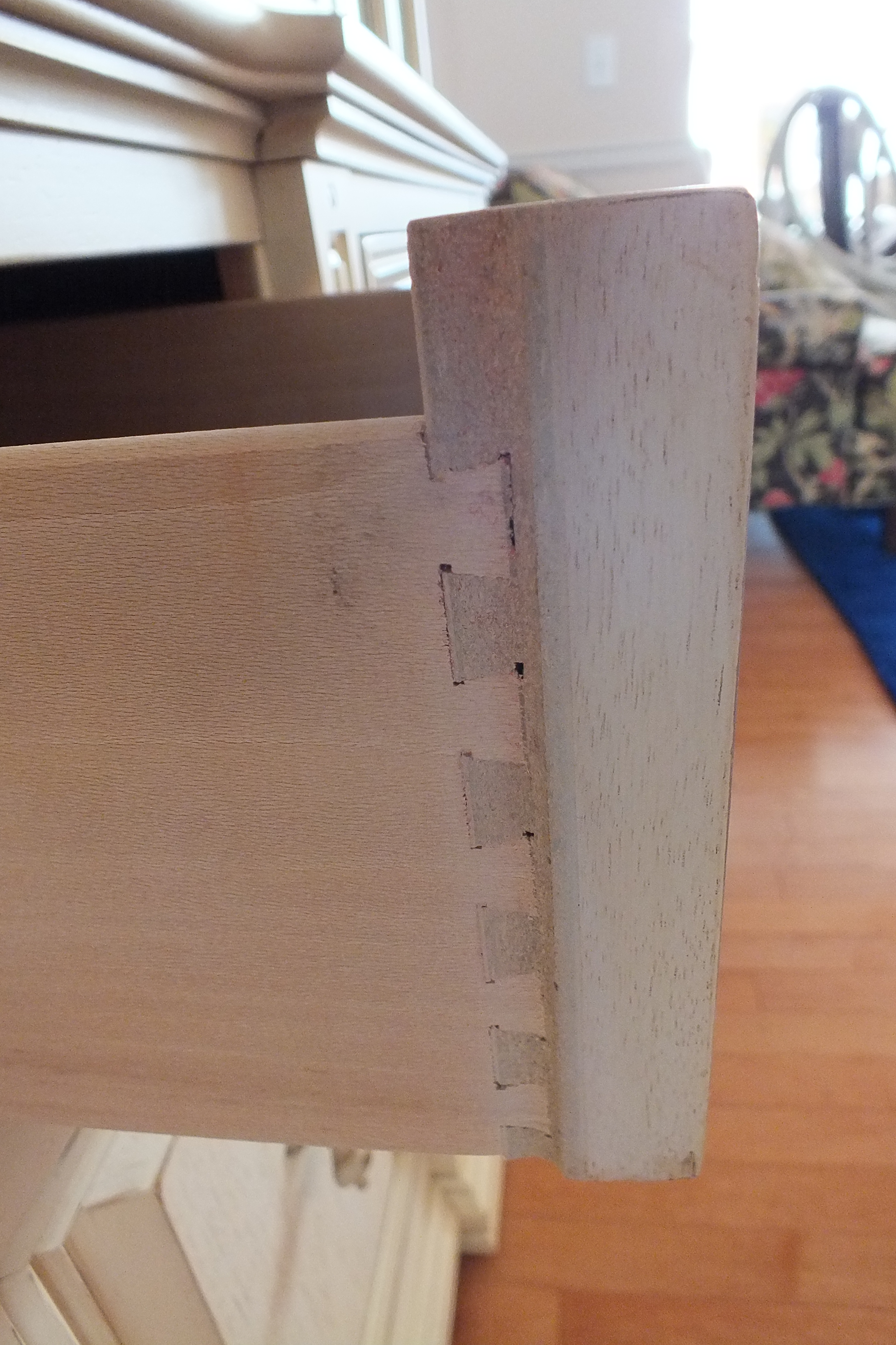 Traditional Thomasville China cabinet