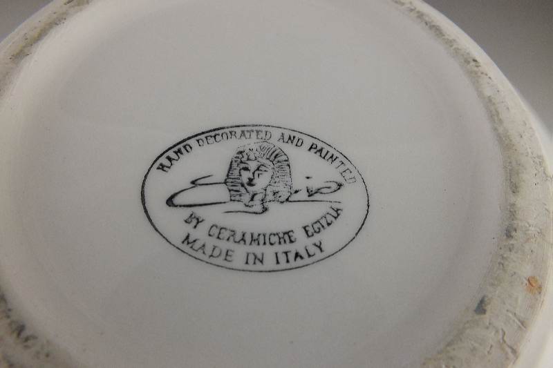 A nest of two hand decorated and painted ceramic bowls made in Italy by Ceaamiche Egtzia