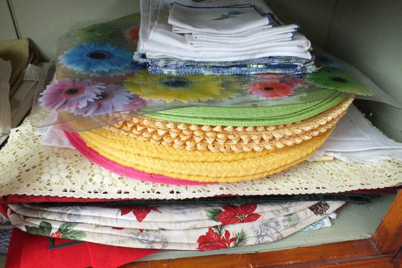 A generous lot of rectangular and circular placemats for every occasion