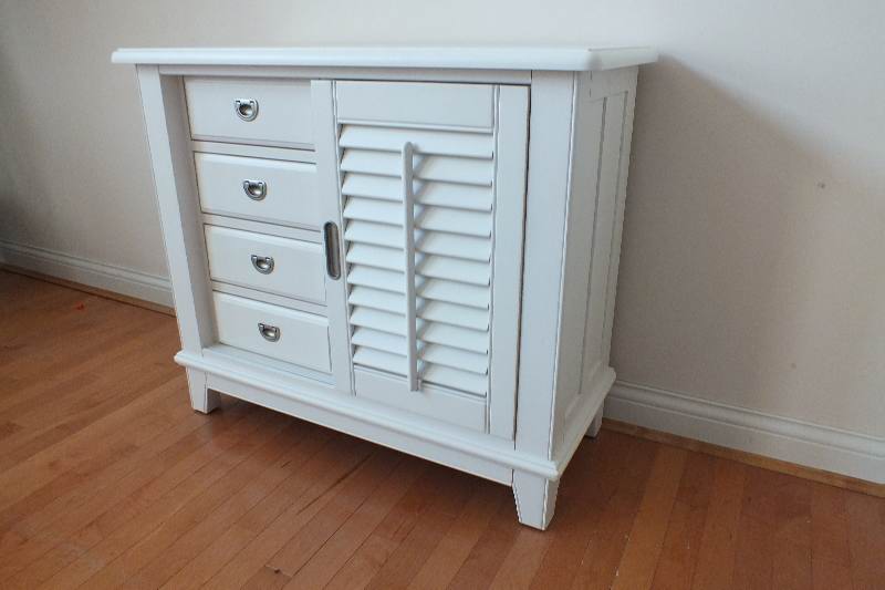 A white painted wood cabinet, Country Cottage in style