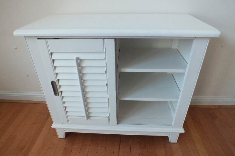 A white painted wood cabinet, Country Cottage in style