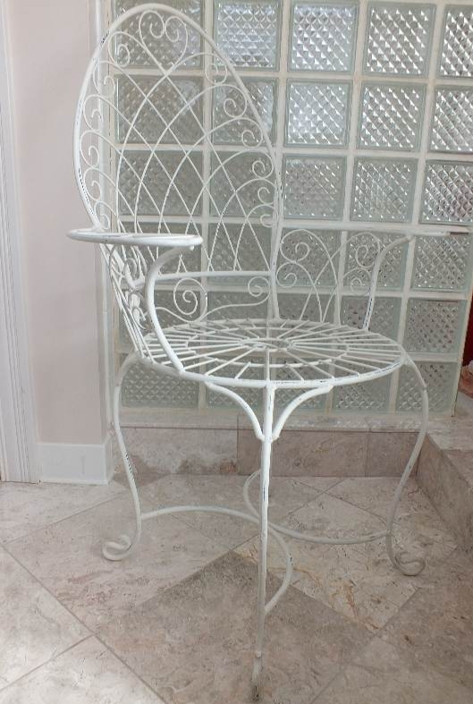 Painted metal Princess style chair