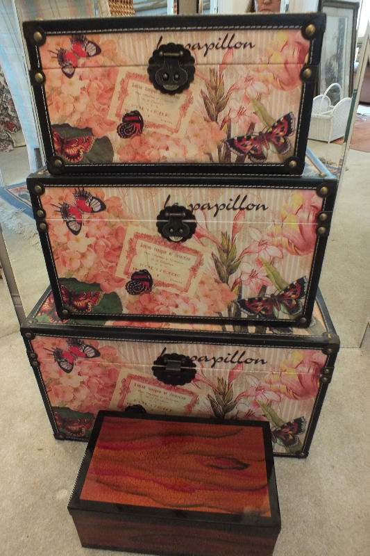 Tower of La Papillon small trunks