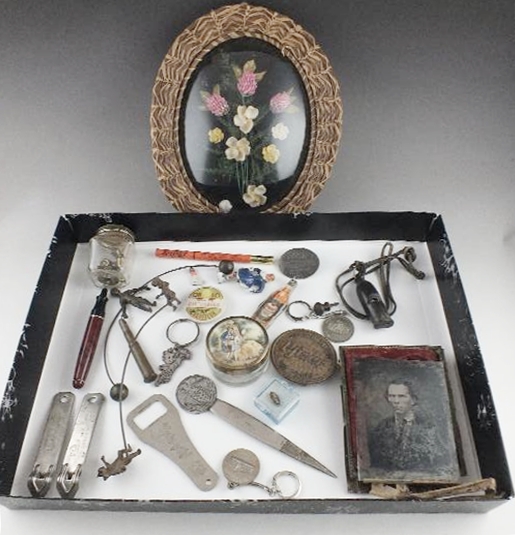 Collection of advertising trinkets 