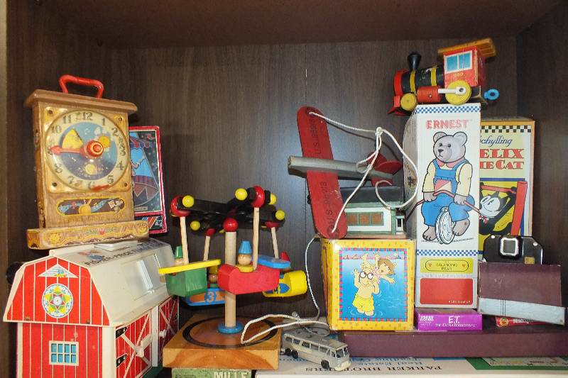 Wow a very generous lot of Vintage toys