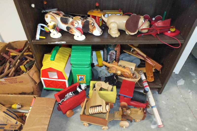Wow a very generous lot of Vintage toys