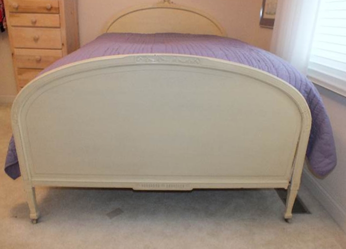 An Italianate style full size head board and foot board, both are designed with a lovely sloping arch