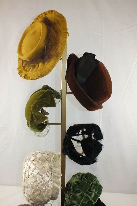 Group of 10 assorted vintage Ladies hats