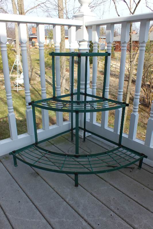 Viintage metal painted white plant stand