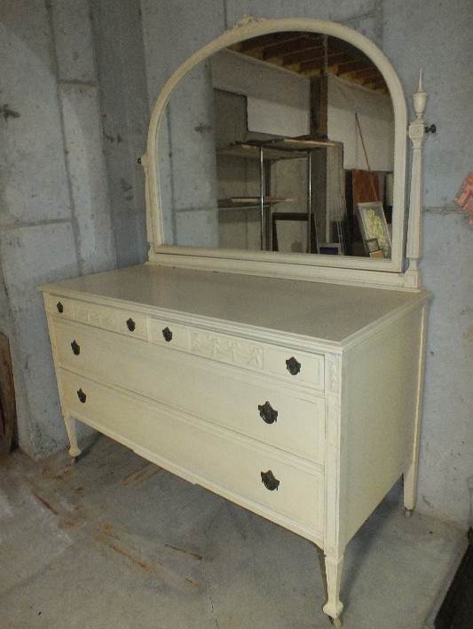Italianate dresser and attached mirror