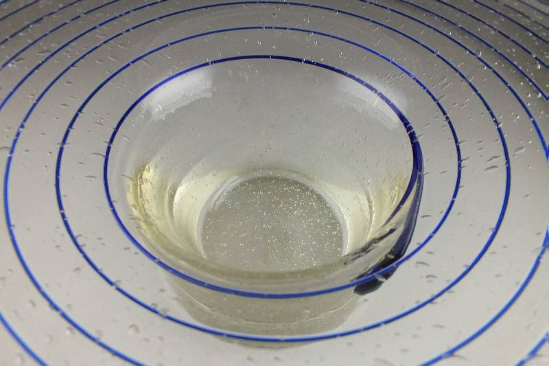 Hand-blown art glass bowl reported to be from Erickson Glass