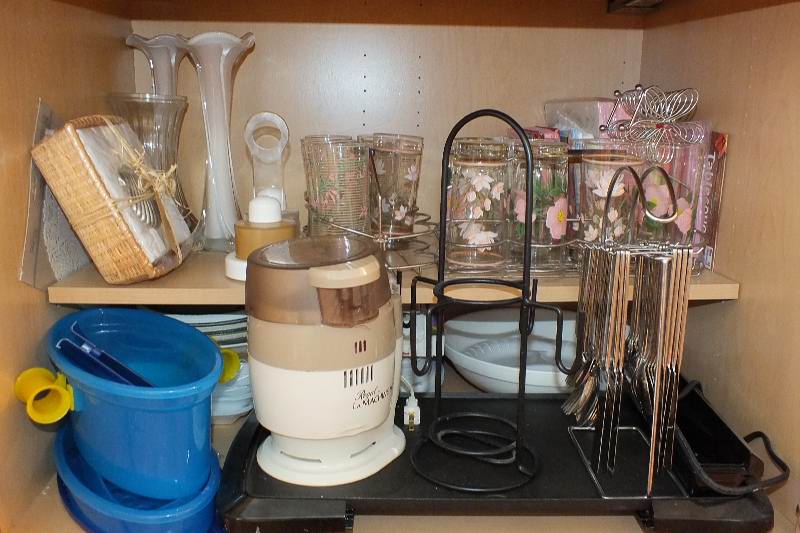 Generous Lot of Kitchenalia