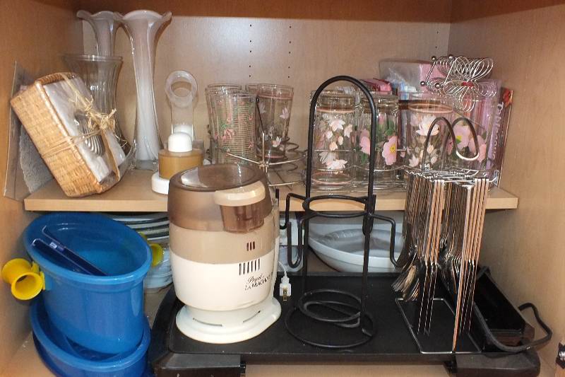 Generous Lot of Kitchenalia