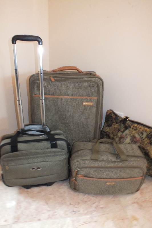 Murano Luggage
