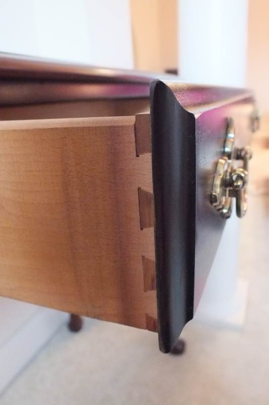 An American Queen Anne style cherry veneer sofa table from Verbargs made by Superior