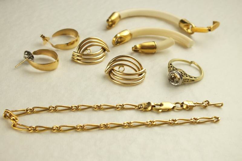 Fine Gold Jewelry Pieces
