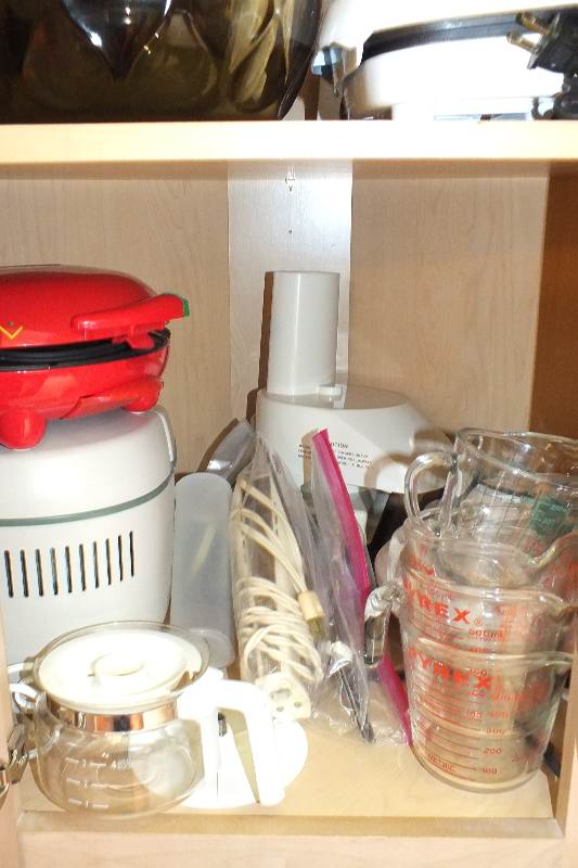 Collection of Kitchen Appliances