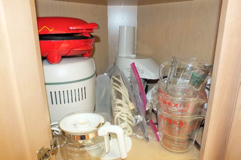 Collection of Kitchen Appliances