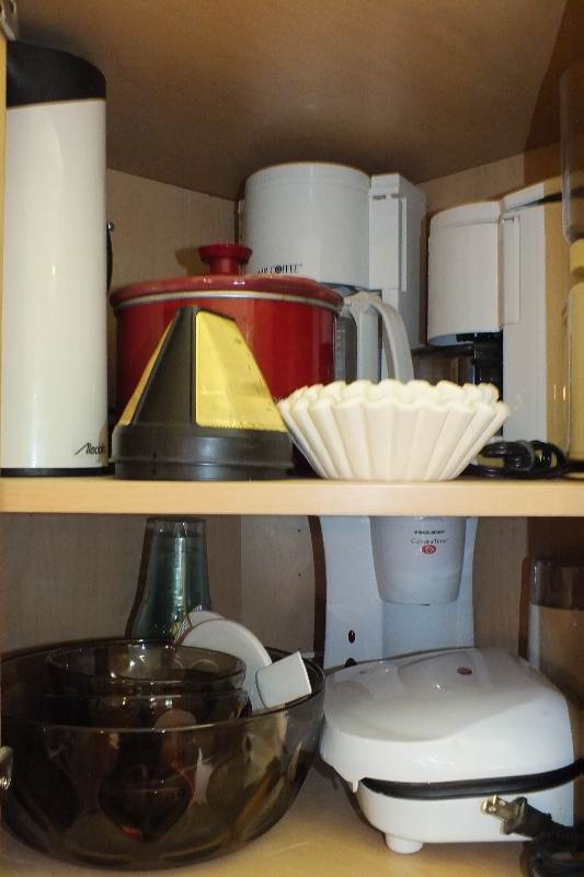 Collection of Kitchen Appliances