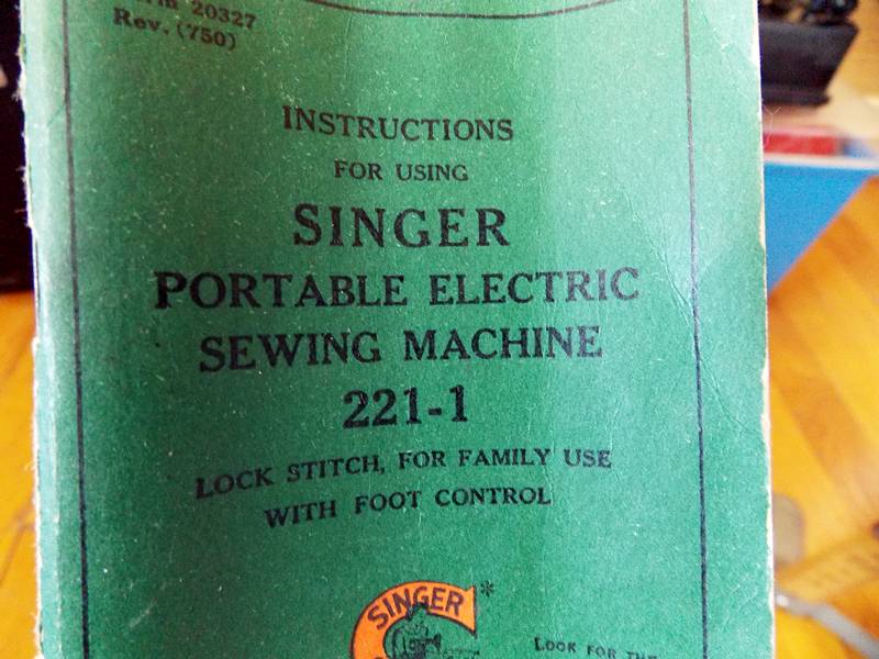 Singer featherweight Portable Sewing Machine