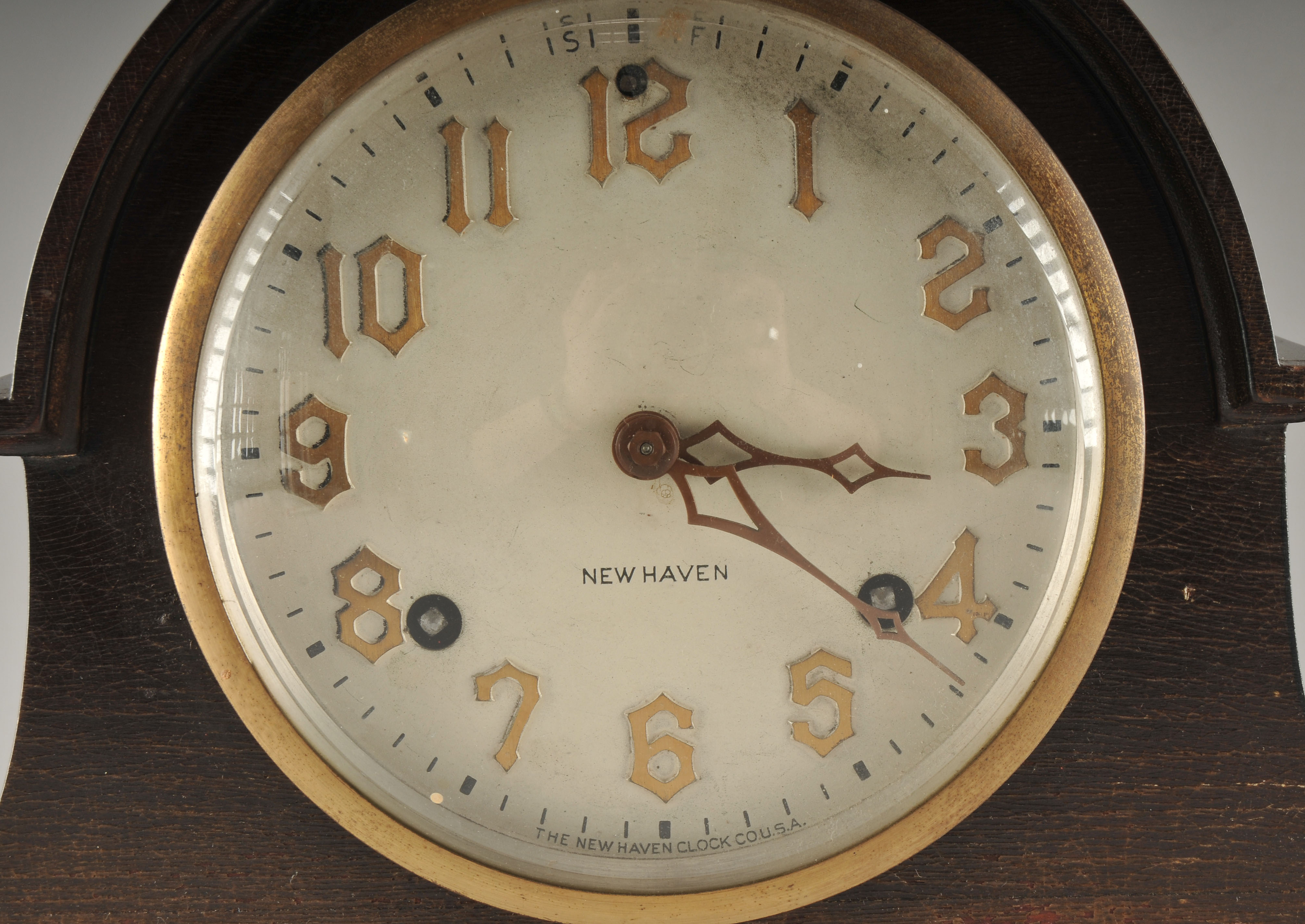 Antique Mahogany New Haven Clock Co. Mantel Clock
