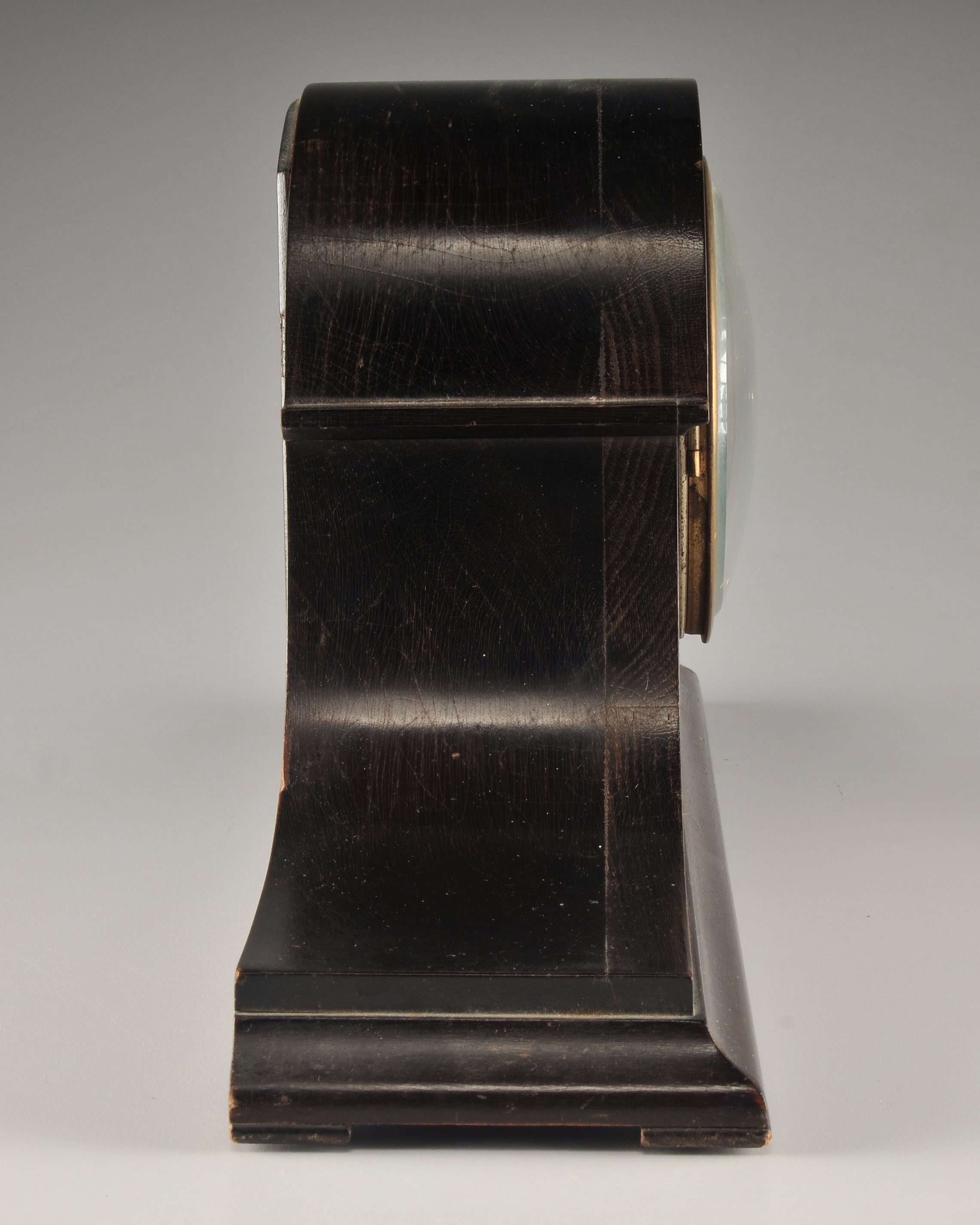 Antique Mahogany New Haven Clock Co. Mantel Clock