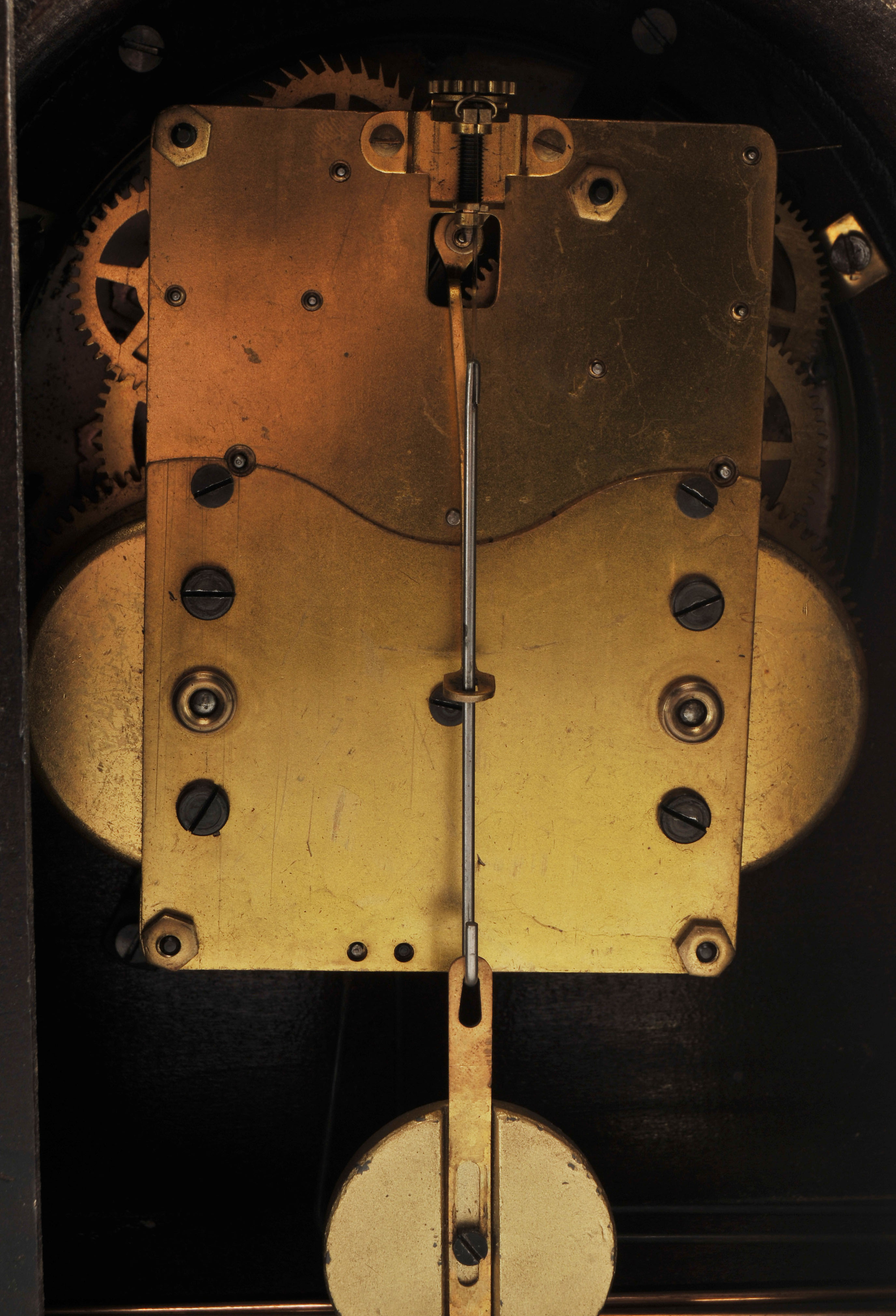 Antique Mahogany New Haven Clock Co. Mantel Clock