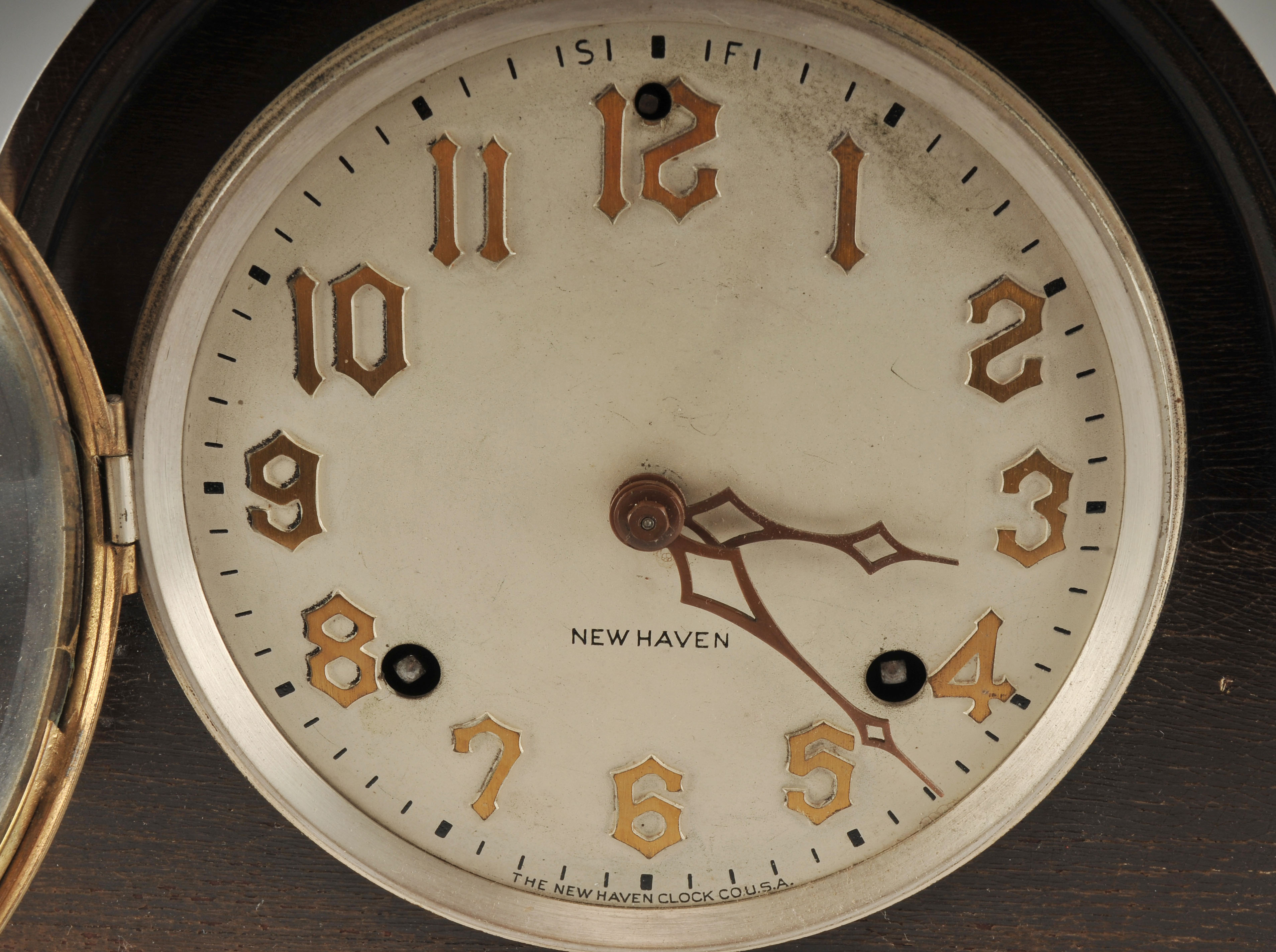 Antique Mahogany New Haven Clock Co. Mantel Clock