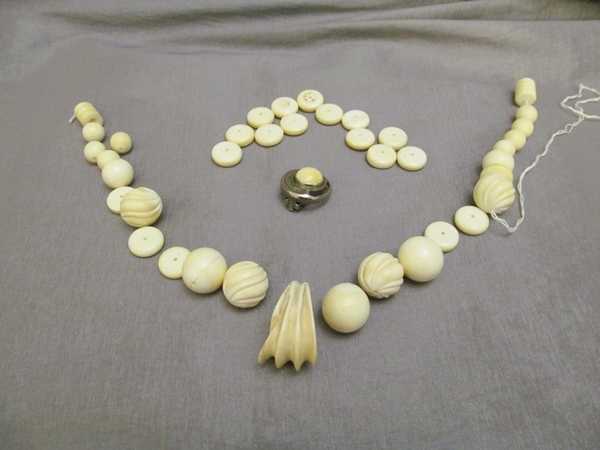 Anitque Ivory Beads/Necklace