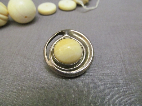 Anitque Ivory Beads/Necklace