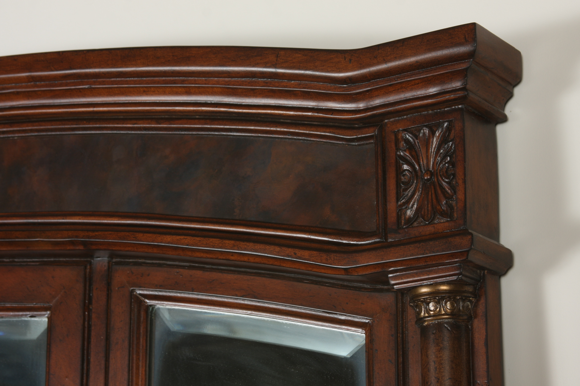 Chest of Drawers/Dresser and Mirror