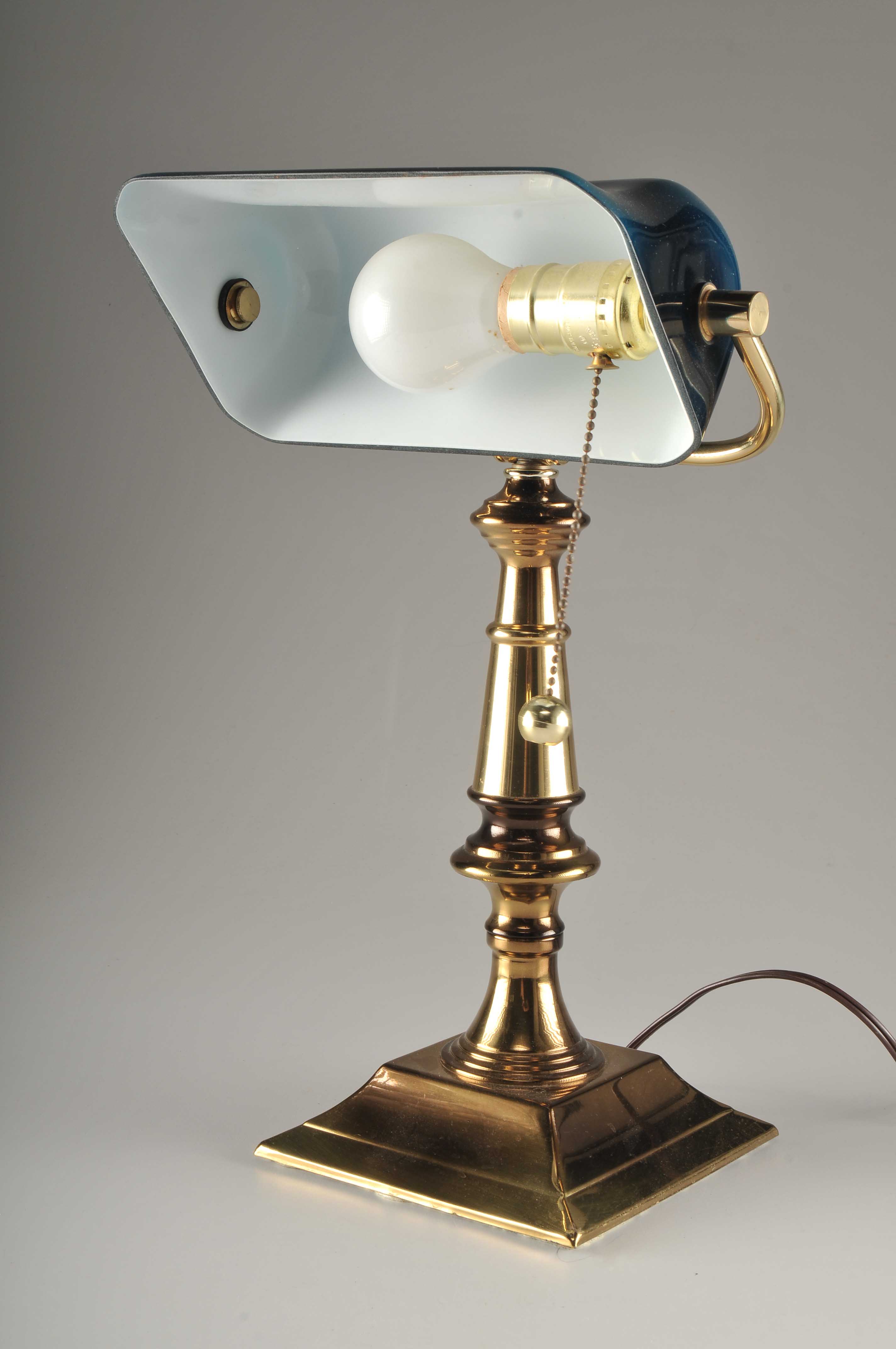 Brass Bankers Desk Table Lamp with Emerald Glass Shade by Underwriters Laboratories