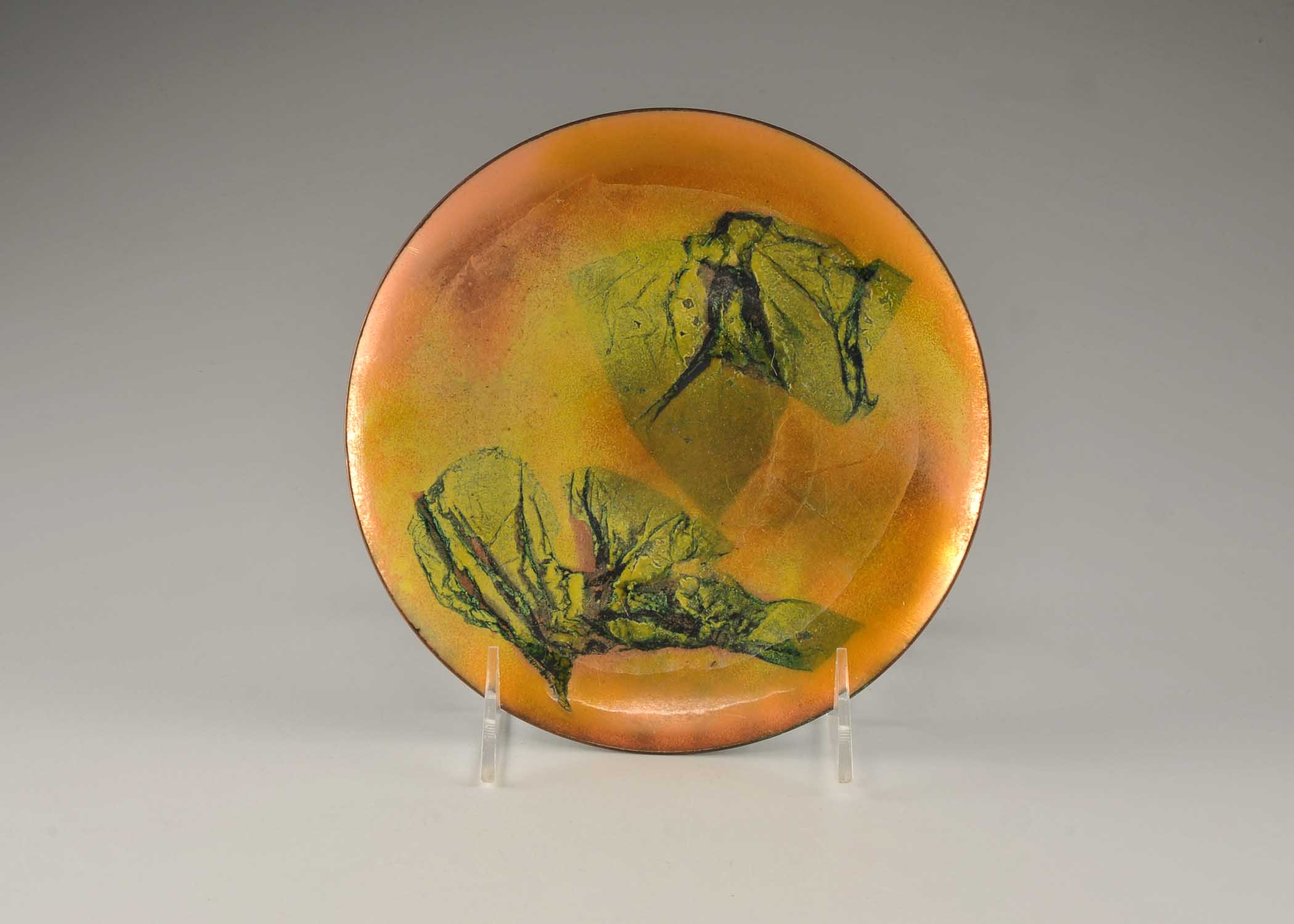 Enameled plate