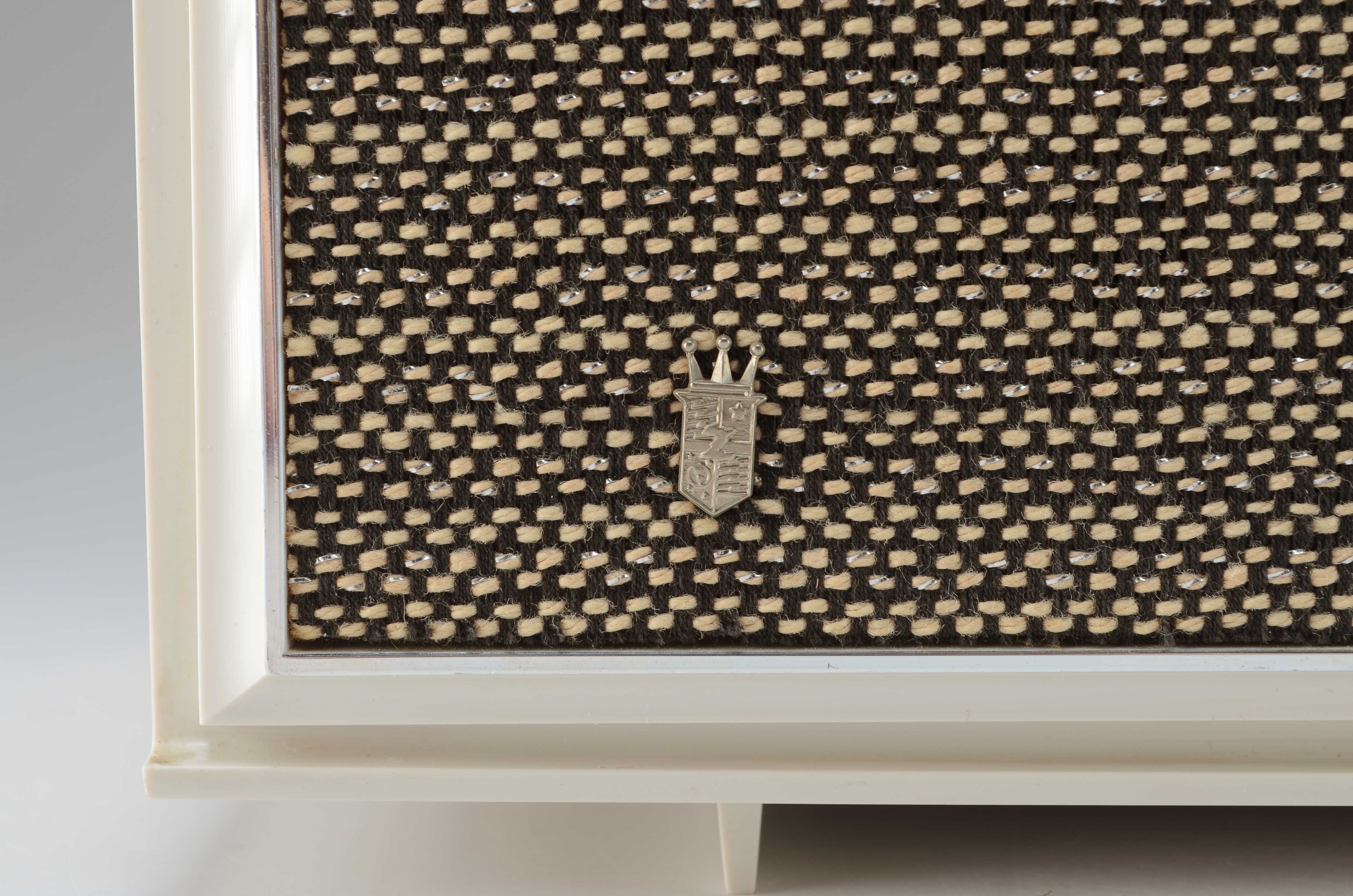 Zenith M723 FM/AM Radio