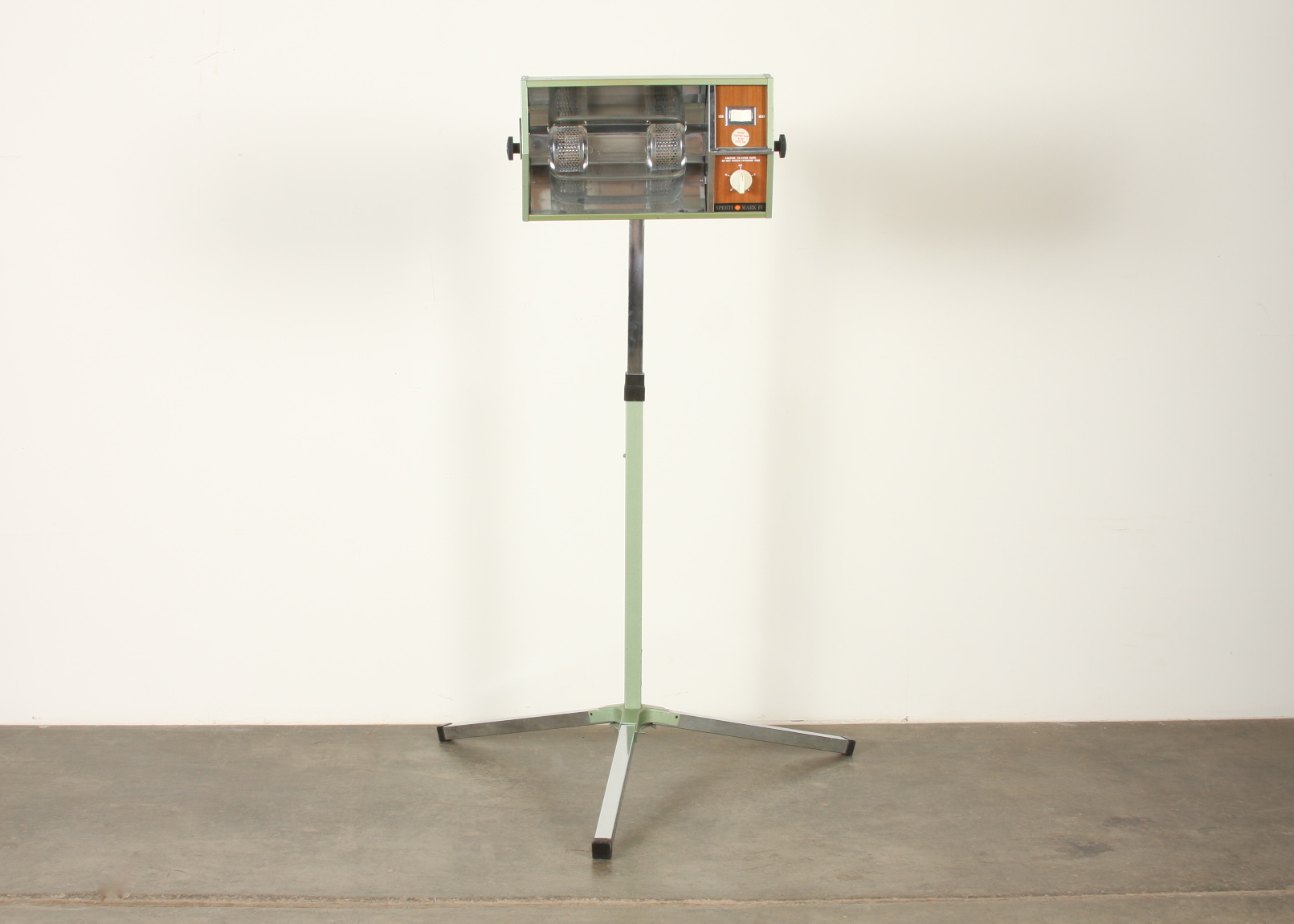 Sperti Mark IV Tanning Lamp with Floor Stand