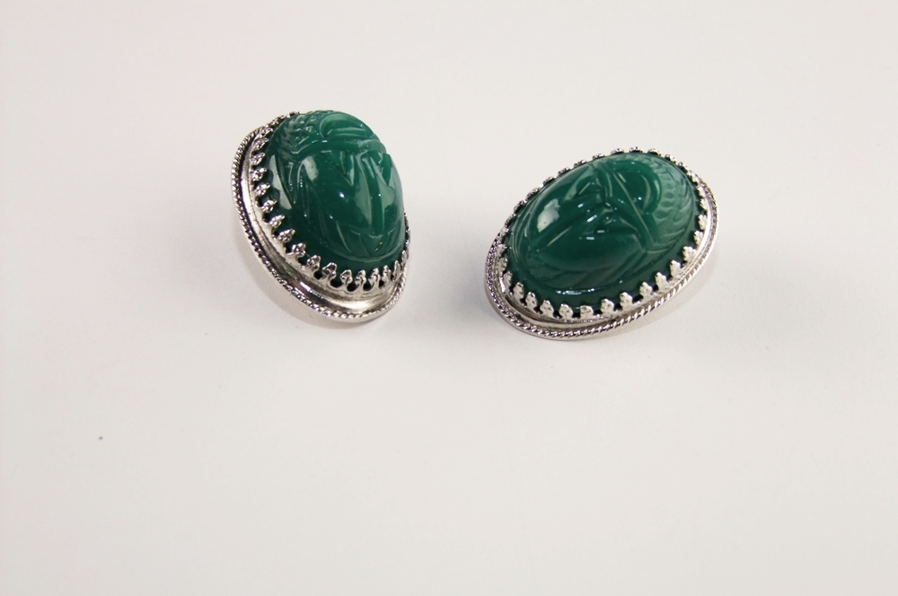 Two pair of vintage Whiting & Davis Co. clip back earrings 