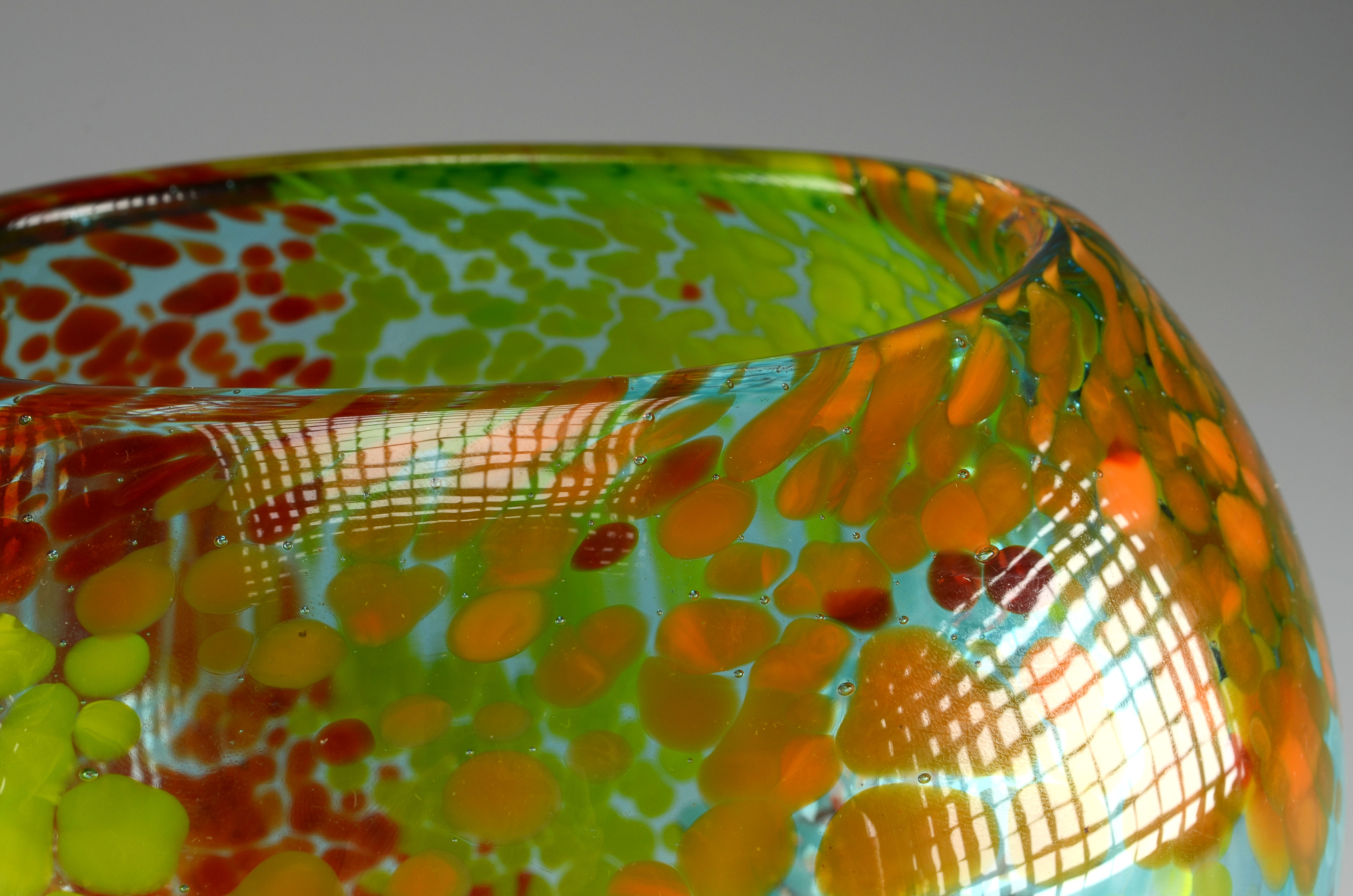 Large Art Glass Rose Bowl