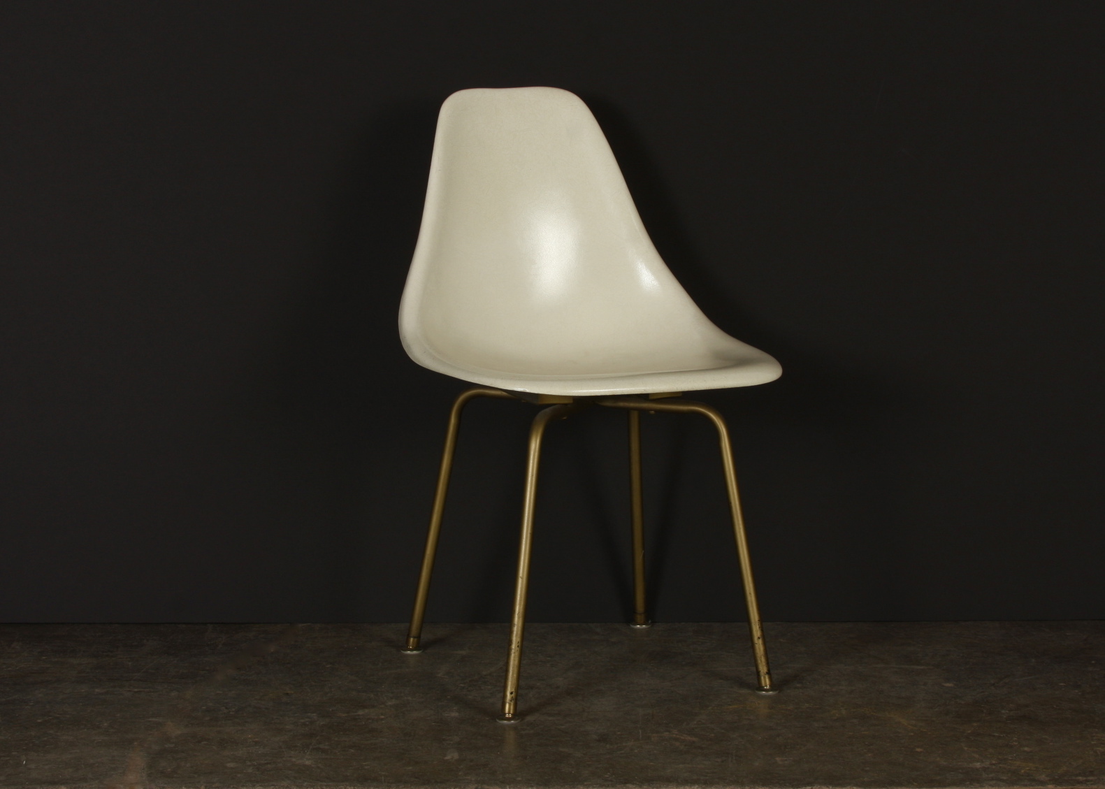 Mod Molded Fiberglass Chair