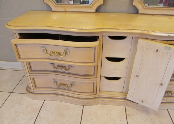 Thomasville Dresser & 2 Mirrors