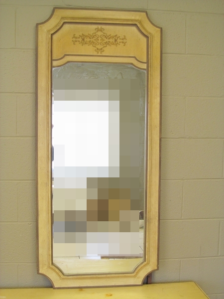 Thomasville Dresser & 2 Mirrors